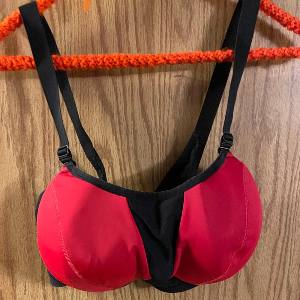 Sports bra
